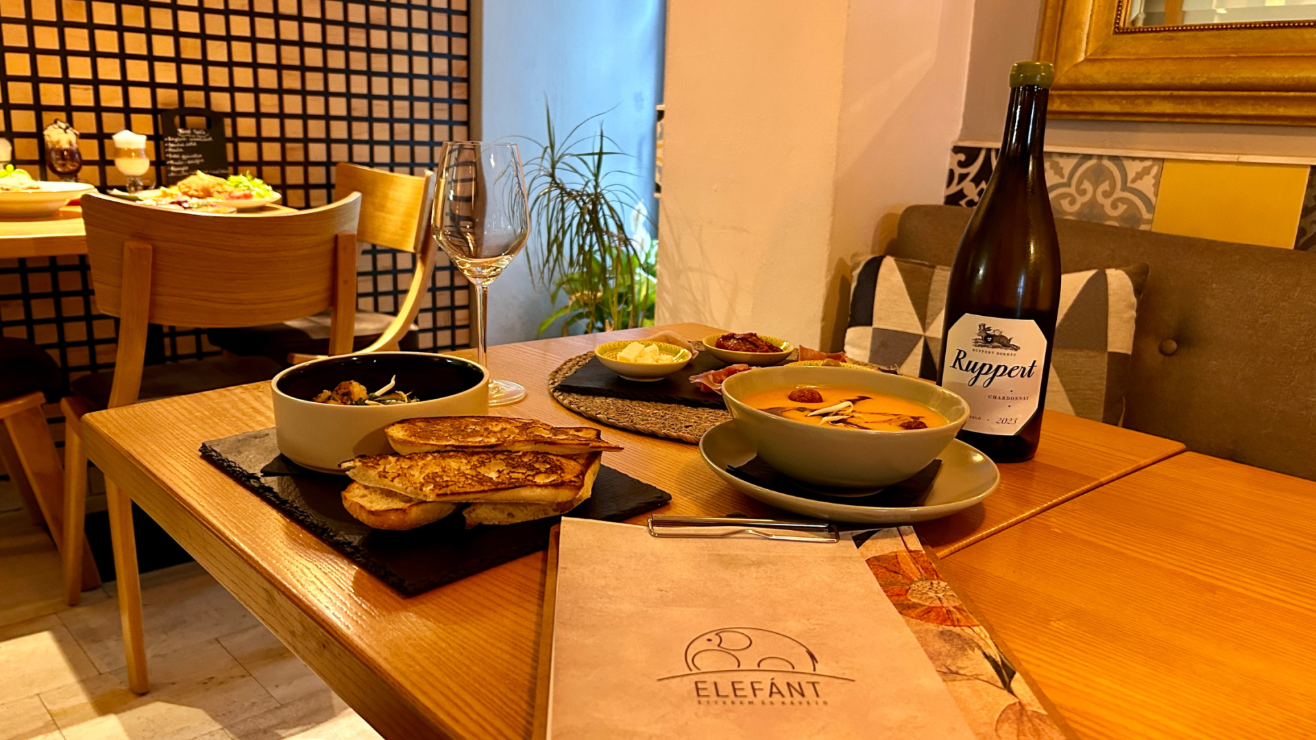 ELEFÁNT Étterem